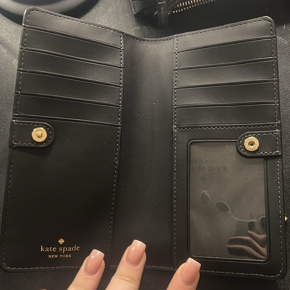 KATE SPADE WALLET- BRAND NEW - Picture 2 of 3